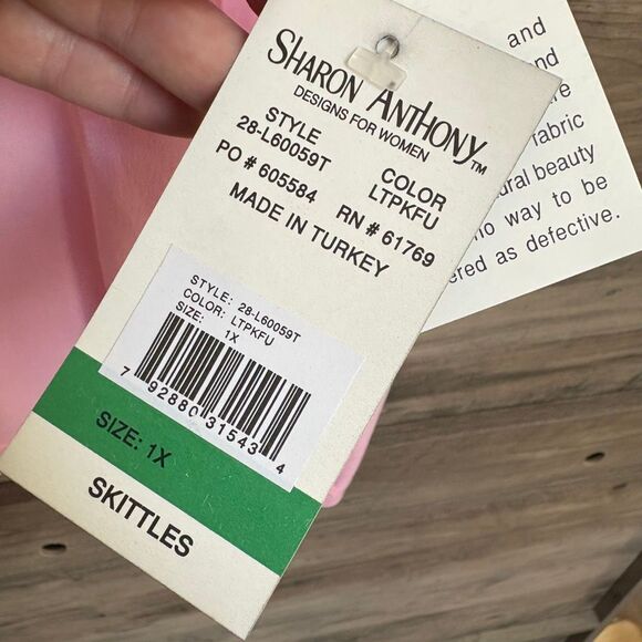 Sharon Anthony Dressy Pink V-neck Blouse NWT Cuffed Short Sleeves Women’s 1X - Picture 5 of 6